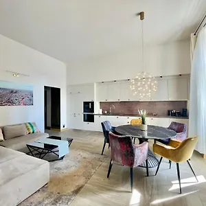 https://comfort-lux-design-apartment-castle-2bedroom.inbudapesthotels.com