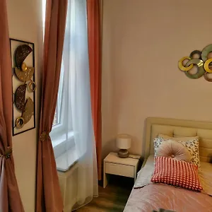 https://goldcentral-apartment-comfort.inbudapesthotels.com